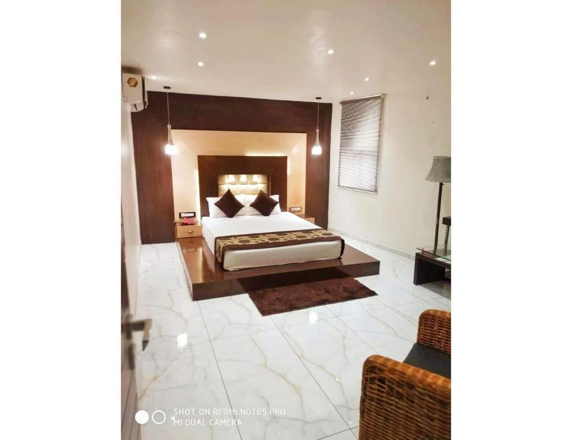 Hotel The Royal, Sehore Bagian luar foto
