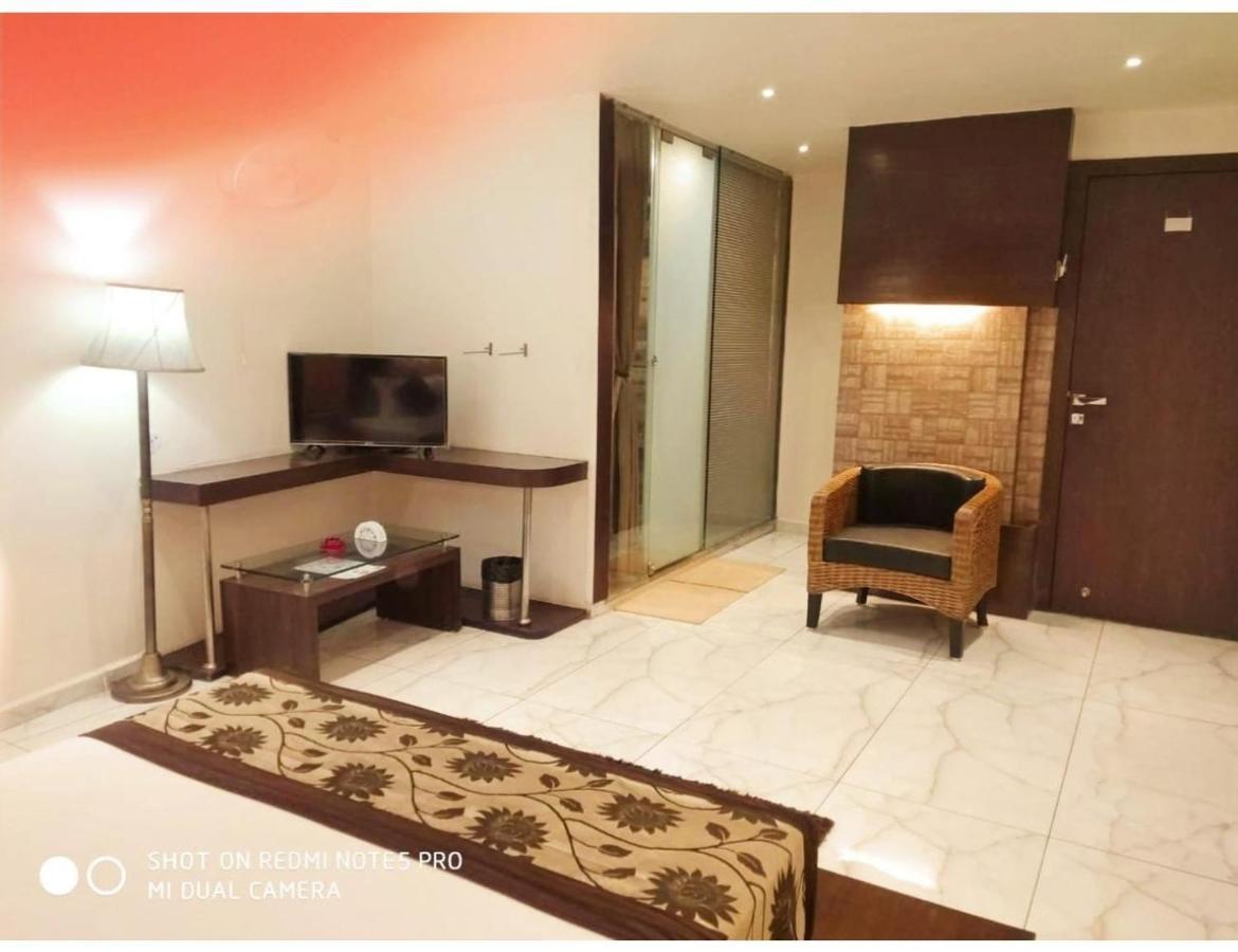 Hotel The Royal, Sehore Bagian luar foto